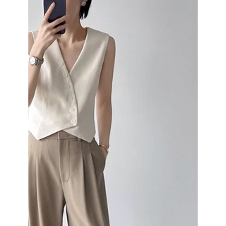 AVARA VEST เสื้อกั๊กแขนกุด แต่งกระดุมผ่าหน้า เนื้อผ้าดีมีซับใน