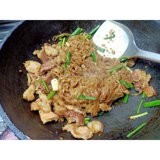 [หมี่โคราช][ตราเรือนทอง]ต้นตำรับความอร่อย(พร้อมน้ำปรุงรสสำเร็จรูป)ขนาด200กรัม