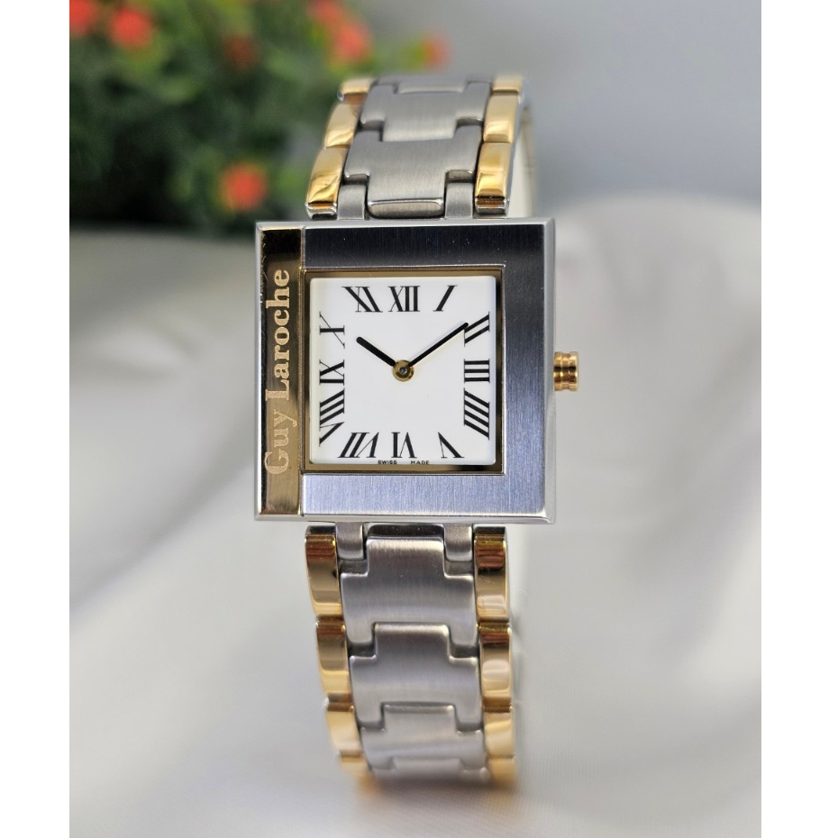 นาฬิกาผู้หญิง Guy Laroche  ทรงสี่เหลี่ยม2กษัตริย์ ระบบควอตซ์ เลขโรมัน รับประกัน1 ปี