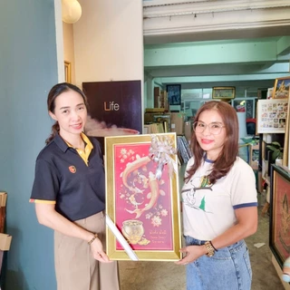 ของขวัญมงคล ปลาคราฟมงคลทอง มั่งคั่ง มั่งมี เงินทองไหลมาไม่ขาดสาย ทำการ์ดผูกโบว์ฟรี