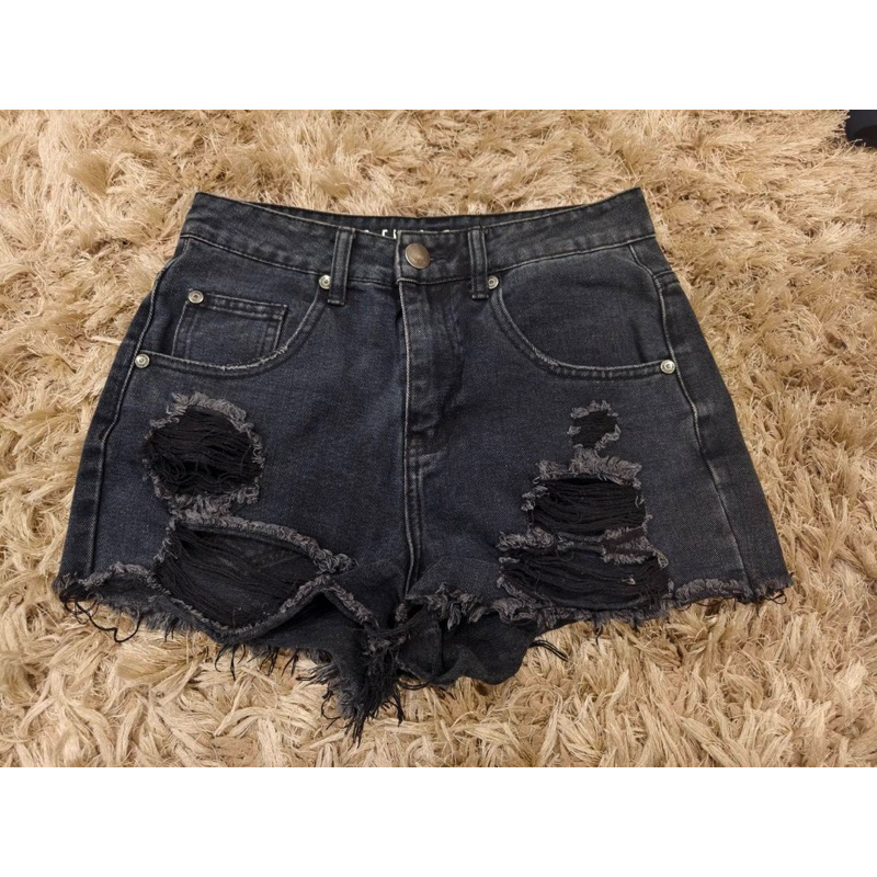 กางเกงยีนส์ขาสั้น Cotton On