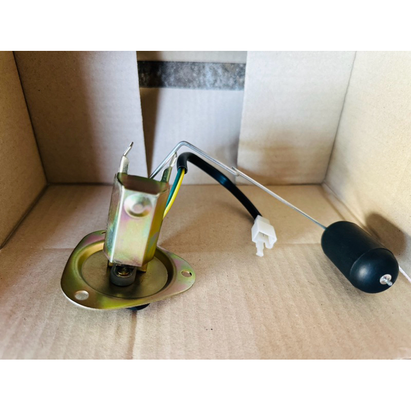 ลูกลอยเกย์เบนซิน แบบยึดน๊อต3รู สำหรับรถC700/C900 นันทิดา/CUSTOM คัสต้อม งานใหม่