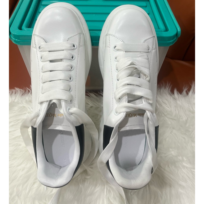 รองเท้า Alexander McQueen