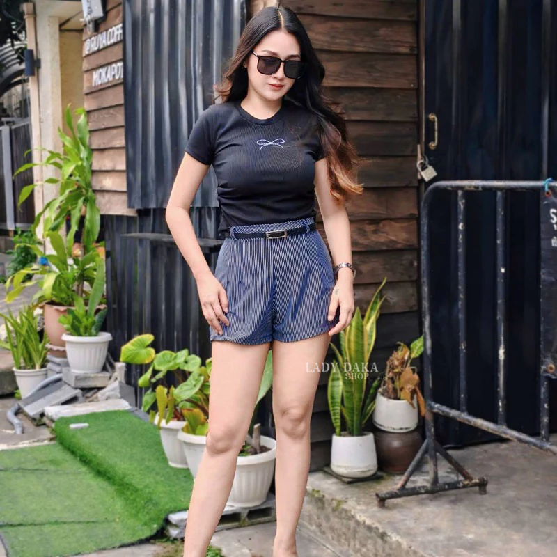 งานไทย🧡LADY DAKA SHOP🧡ชุดเซ็ต2ชิ้น โบว์ เสื้อย่นข้างแต่งโบว์ กางเกงริ้วขาสั้น