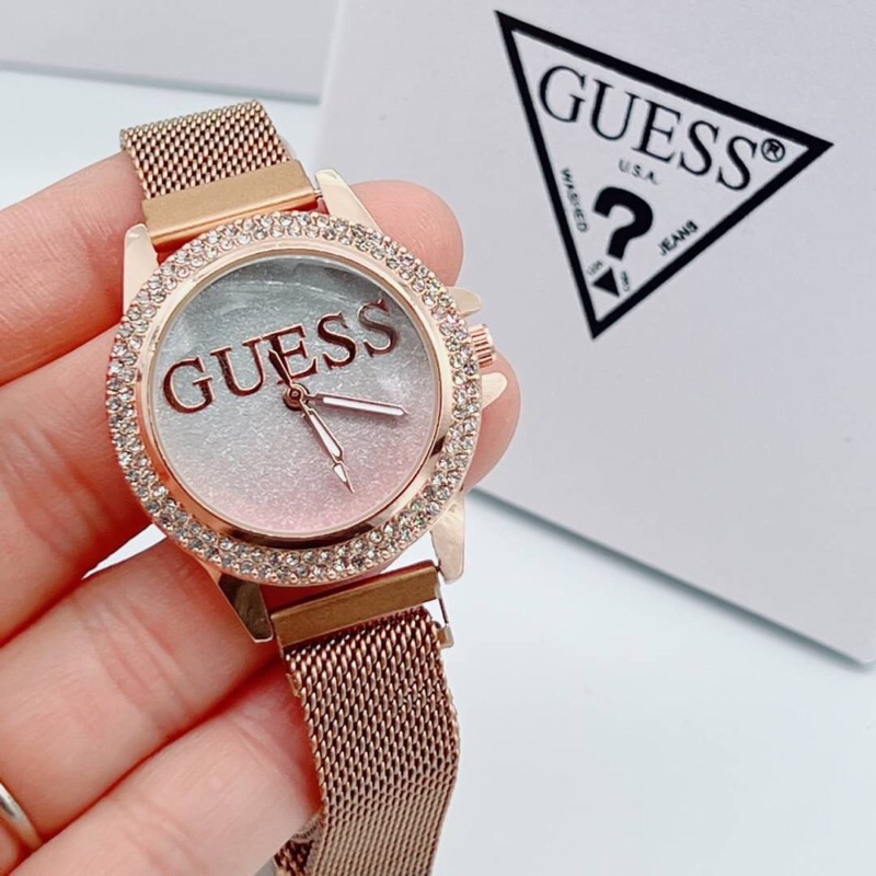 นาฬิกาแฟชั่นสายสแตนเลส guess