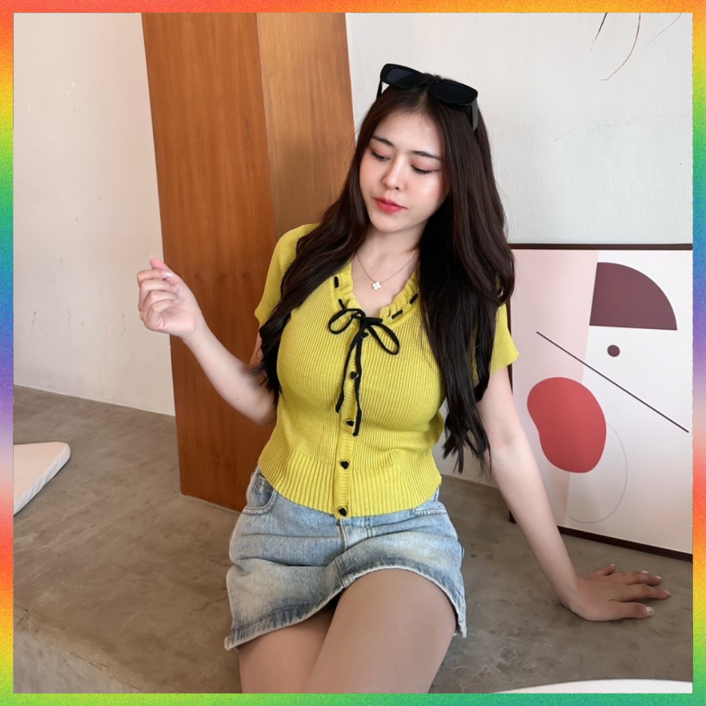 🌈MesubShop🌈เสื้อยืดไหมพรม ทรงคอกลมแขนสั้น แต่งกระดุมหัวใจผ่าหน้า 🐻 ด้านบนแต่งเชือกผูก สาวอวบใส่ได้  รุ่น ร่องเรือ