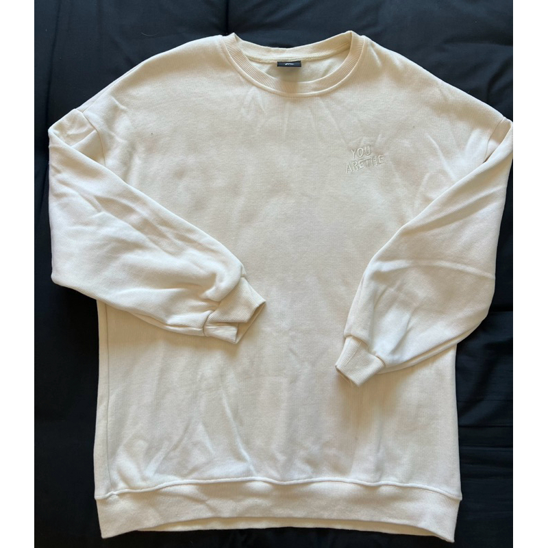 urthe เสื้อสเวตเตอร์ สีครีม