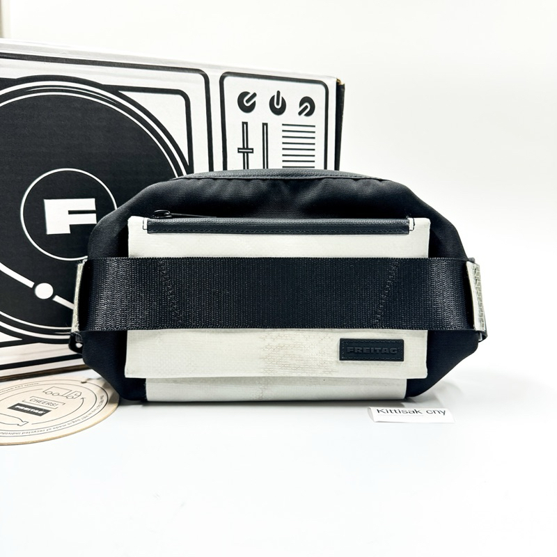 Freitag Dixon ผ้าเทา