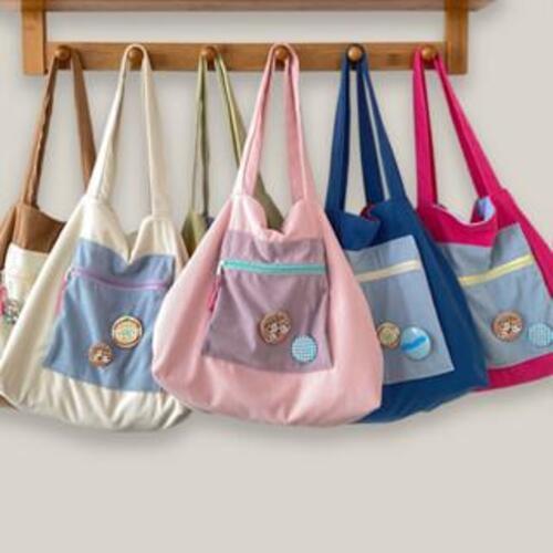 กระเป๋าสะพายข้าง GC-122 (พร้อมเข็มกลัด2อัน)