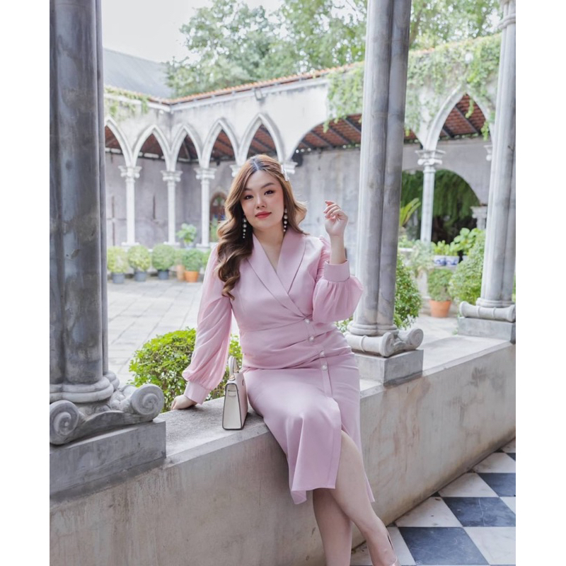 BBWshopเดรสชมพูผ่าหน้า