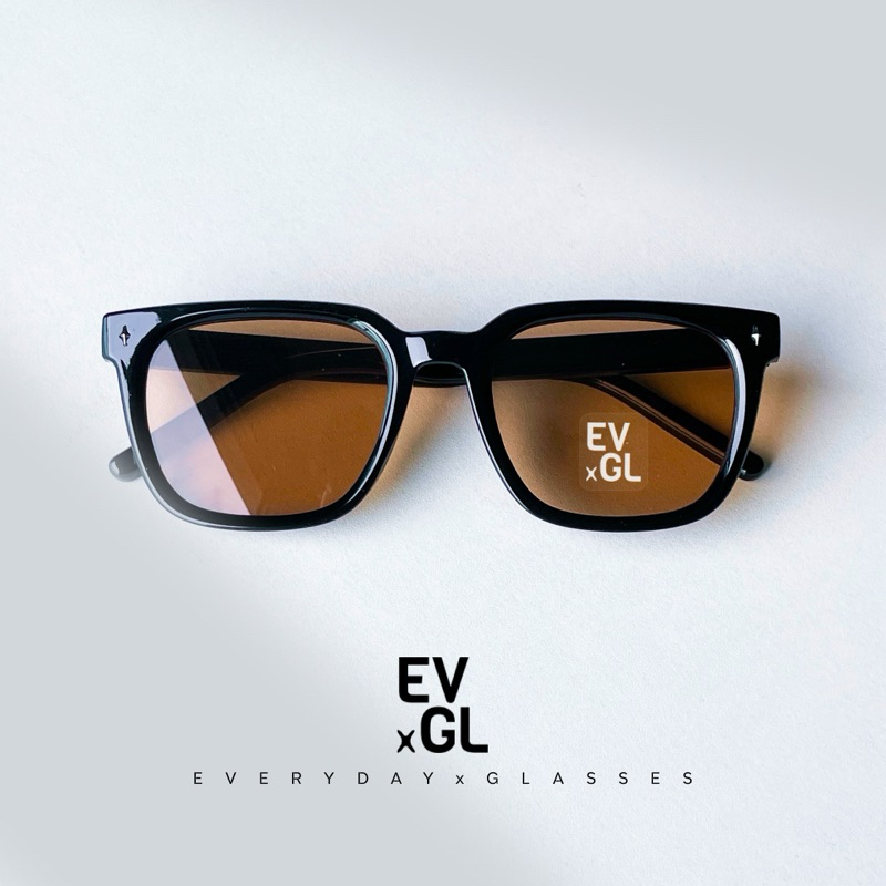 แว่นกันแดด รุ่น Capture of White กันแดด UV400 ที่หรูหรา เรียบง่าย แต่เสน่ห์แรง