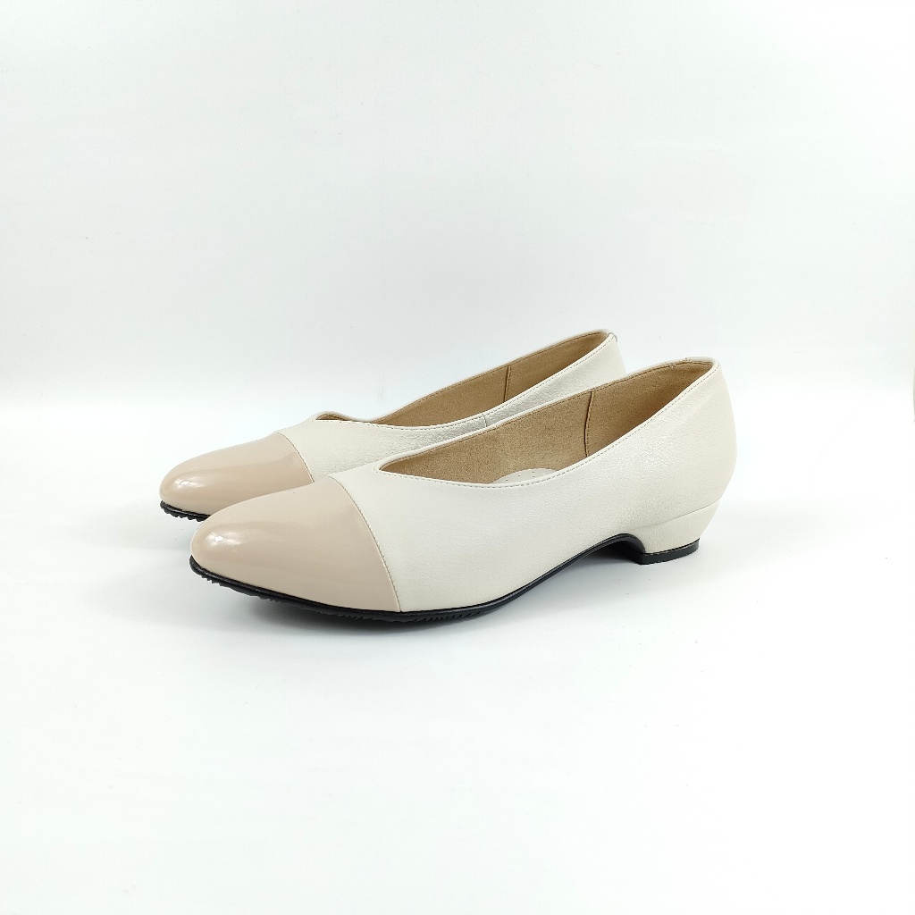 FOOTSURE รองเท้าคัทชู รุ่น NARA P ด้วยวัสดุเกรดพรีเมื่ยม สวมใส่ นุ่มสบายเท้า สามารถยืน และเดินได้ทั้งวัน