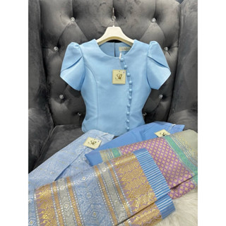 Sira Siri ชุดไทยสีฟ้า ชุดไทยวันแม่ (รุ่นลิซ่า) ดีเทลแขนดอกบั…