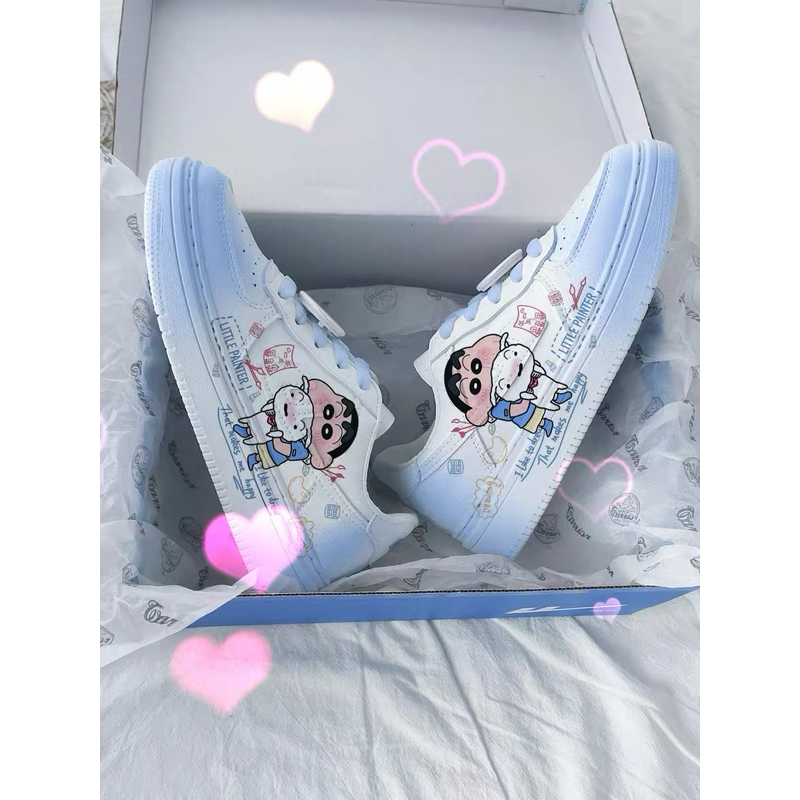 พร้อมส่ง✨รองเท้าผ้าใบลายการ์ตูนชินจัง
