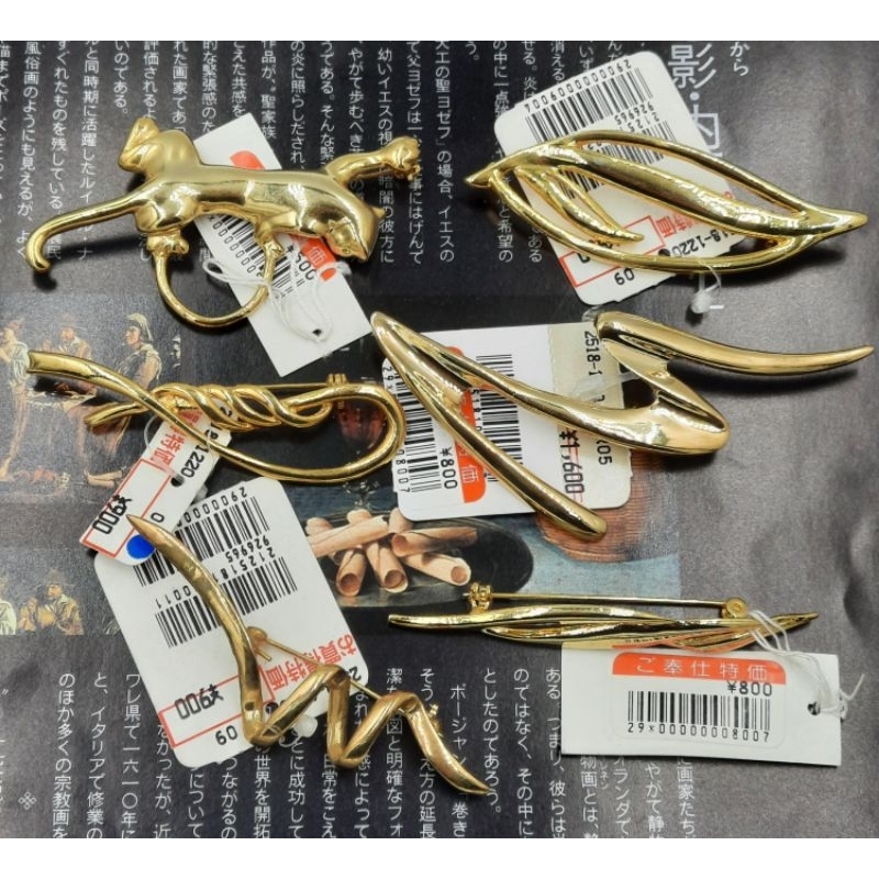 New japan สวยใหม่ เข็ดกลัด สีทอง *ขนาดประมาณ7-9ซม.*