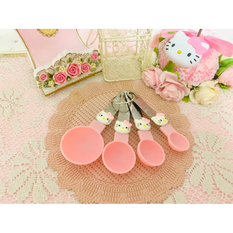 ชุดช้อนตวง4ขนาดสีชมพูลายคิตตี้