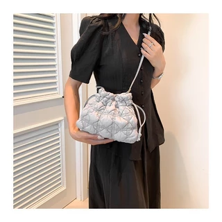 (พร้อมส่ง)Su190 สไตล์ใหม่ ทรงจีบ Cloud ไหล่ กระเป๋าRhombus Drawstring จีบกระเป๋าสําหรับผู้หญิง Cloud Crossbody