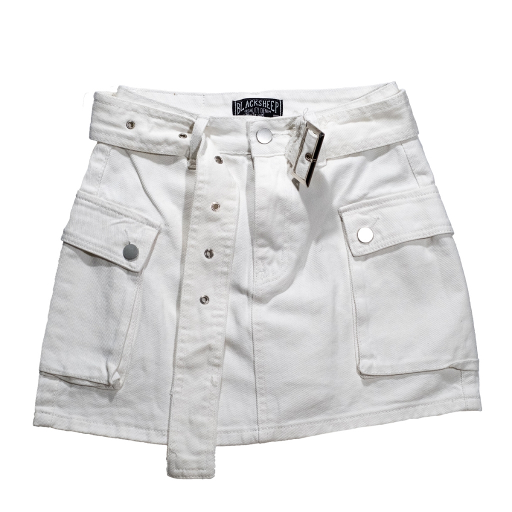 Blacksheepjeans กระโปรงกางเกงยีนส์ผู้หญิงเข็มขัด สีขาว รุ่น BSPSK-240604
