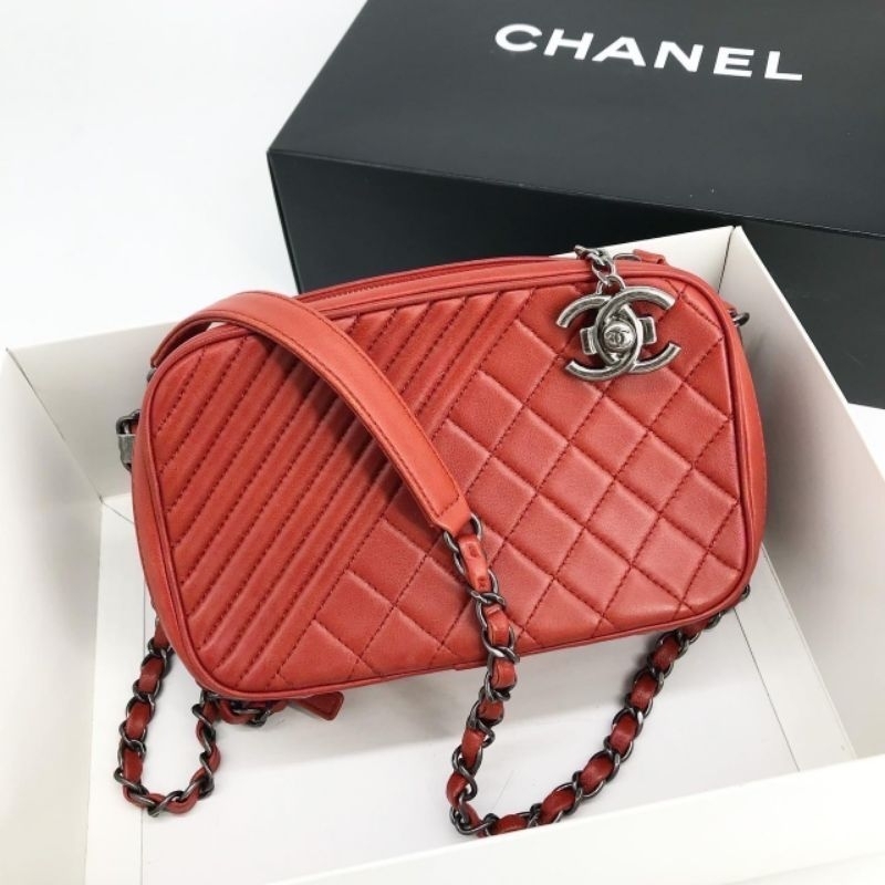 ❤️กระเป๋าสะพาย ผู้หญิง Chanel สีแดงน่ารักก ❤️❤️👜(Used) Chanel Calfskin Camera Bag Holo20 สีเเดงส้ม 📌