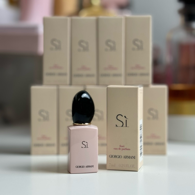 ( กดผ่านคลิปหรือไลฟ์ ลด 200.-) อามานี สิ ฟีโอริ edp 7ml (หัวแต้ม)