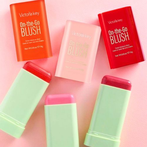 Victoria Key บลัชออนสีแท่งกันน้ำชุ่มชื่นตามธรรมชาติลิปและแก้มเครื่องสำอางบลัชออนใช้งานได้ 3 แบบ ตา แก้ม ปาก
