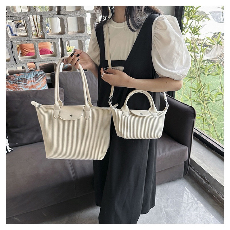 กระเป๋ารุ่น Mini Nanny bag ใบเล็ก มีสายสะพายยาว