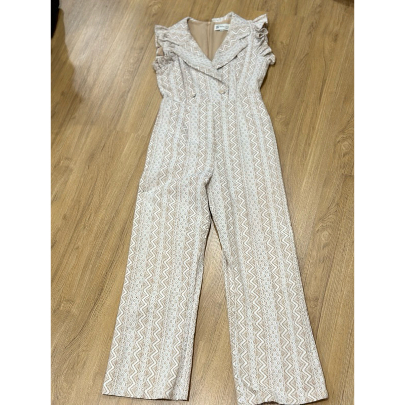 จั๊มสูทลูกไม้สีครีมงานป้ายValleyGirl