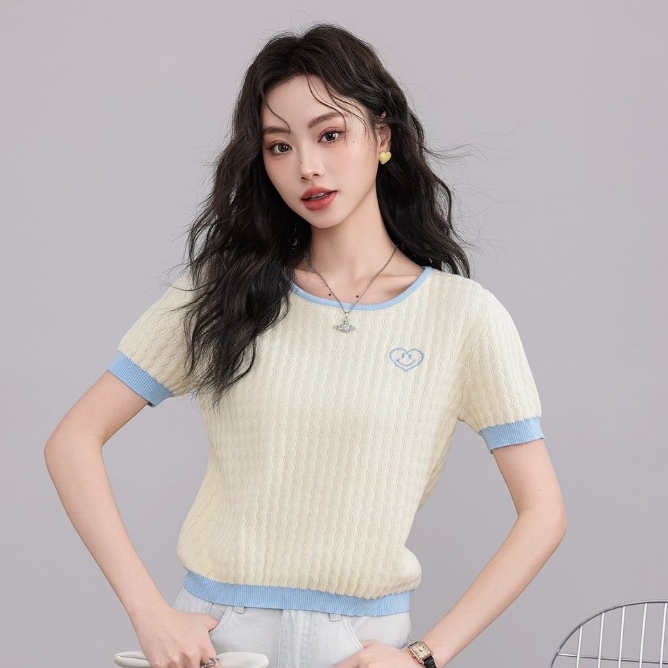 shop_sc เสื้อไหมพรมแฟชั่นสไตล์เกาหลี คอกลม แขนสั้น ขอบฟ้า ปักหัวใจรูปยิ้ม