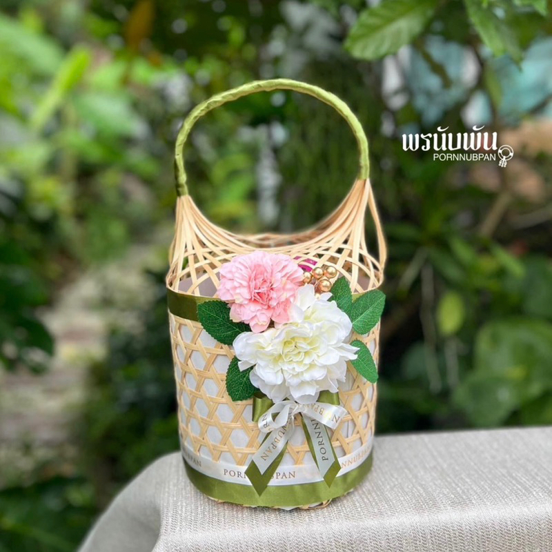 ชุดสังฆทาน พร้อมถวาย ชะลอมหูหิ้ว 7” ของด้านใน 18 รายการ( ริบบิ้นมีให้เลือกหลายสี )