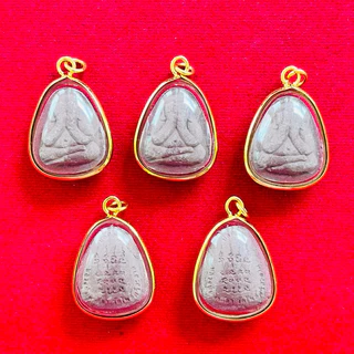 จี้พระเลี่ยมทองพระปิดตาปลดหนี้หลวงปู่ศิลา สิรินจันโท แถมบทสวดคาถาหลวงปู่ศิลา พระปิดตา