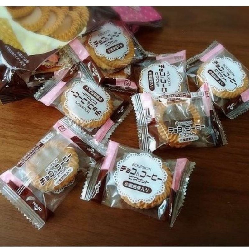 [ถุงใหญ่34ชิ้น] Bourbon Choco & Coffee Biscuits เบอร์บอน คุกกี้ บิสกิตรสช็อกโกแลตและรสกาแฟ จากญี่ปุ่น ถุงใหญ่170g - รูปที่ 2