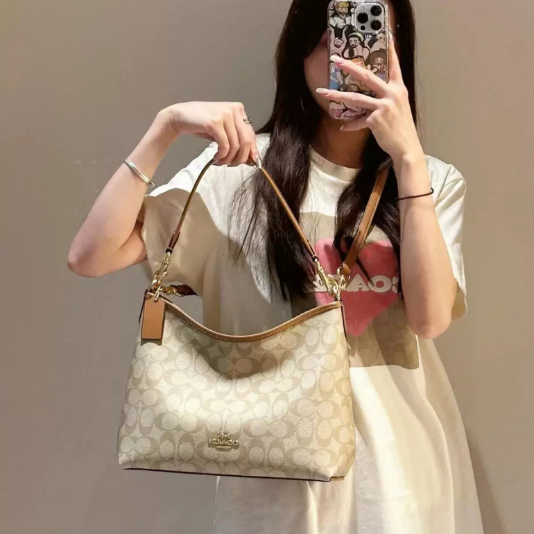 แท้💯%/Outlets ปลอดภาษี กระเป๋าสะพายข้างผู้หญิง Coach CR149 กระเป๋าถือ กระเป๋าสะพายไหล่ ทรงโท้ท สําหรับสตรี