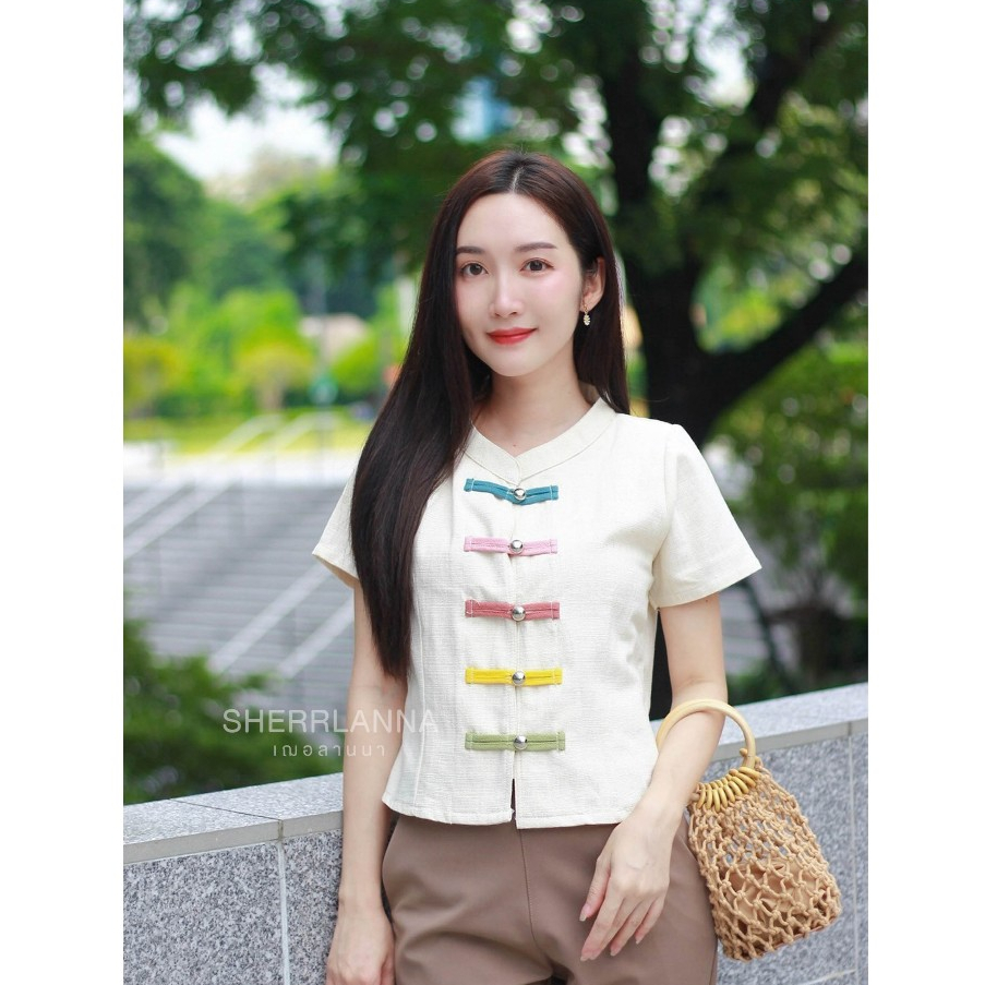 เสื้อผ้าฝ้ายคอจีน แต่งกระดุมเส้นสี งานผ่าหน้าแขนสั้น