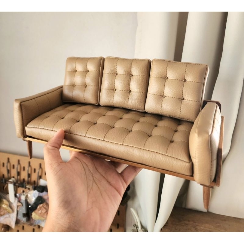 (งานสั่งทำ) โซฟาตุ๊กตา โซฟาหนัง สำหรับบ้านตุ๊กตา Blythe บลายธ์ บาร์บี้ ลิกกะ ขนาด 1/6 หรือใกล้เคียง 