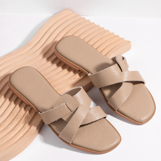 Pukpik รองเท้าแตะ สุดนุ่ม สวยหรู พร้อมส่ง