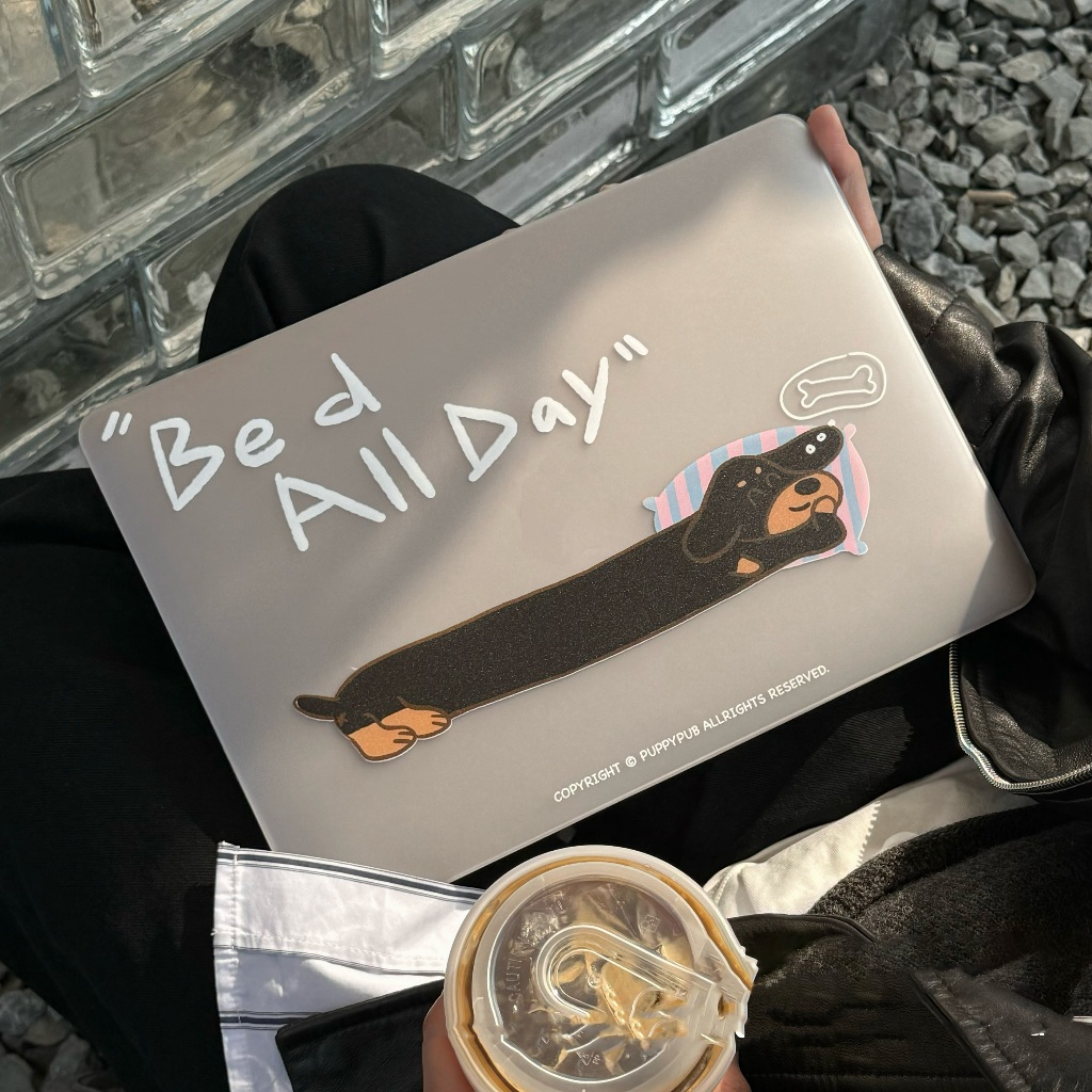 Shesell พร้อมส่ง✨ เคสสำหรับแมคบุ๊คใส ดัชชุนด์ (ผิวด้าน) A3241/A3240 Air13/15 Pro13Case Macbook A2681