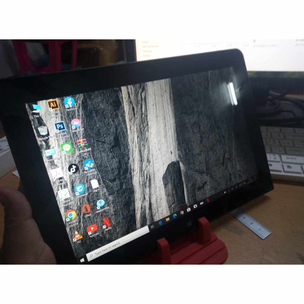 แท็บเล็ต 2in1 มาพร้อมคีย์บร์อด NEC VKX64 CPU Atom X7-Z8750(RAM:4GB/SSD:125GB) ขนาด10.1นิ้ว