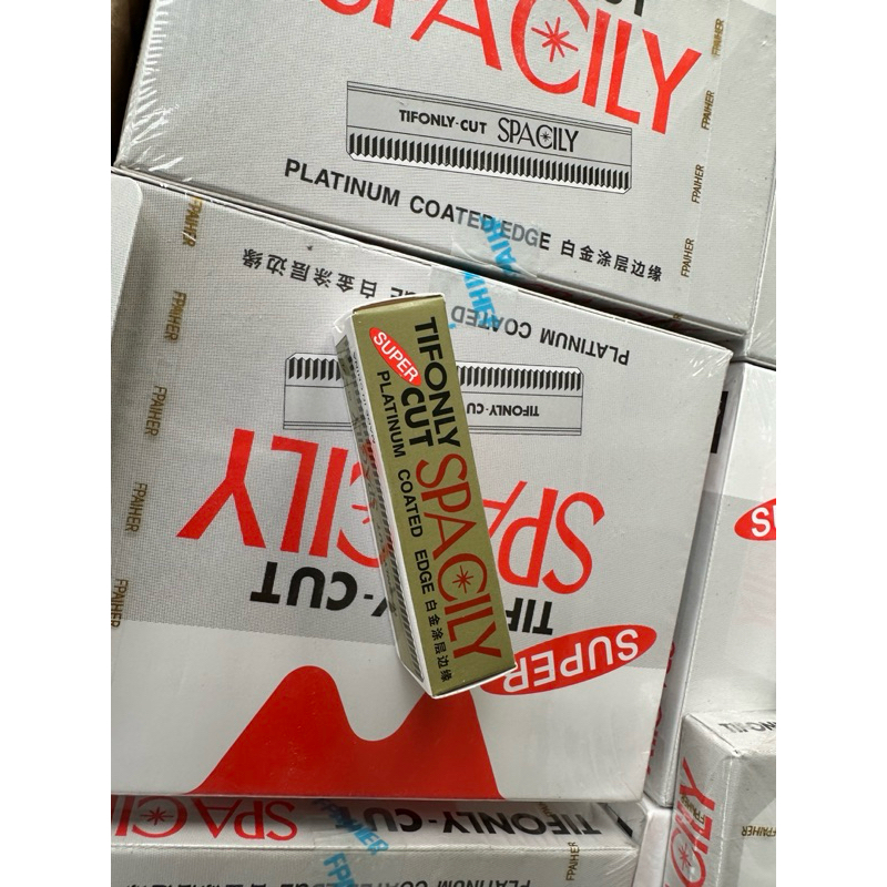 ใบมีดโกน กันคิ้ว 1กล่องเล็ก 25฿ มี10ใบมีด คมมากกก..!!!!ฃ