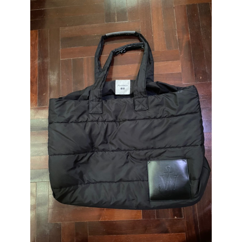 กระเป๋า uniqlo x jw anderson สีดำ