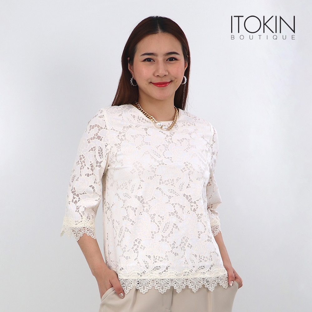 ITOKIN เสื้อเบลาส์เนื้อผ้าซาติน เสริมเทปลูกไม้ LOVE REGAL LACE BLOUSE W5B183