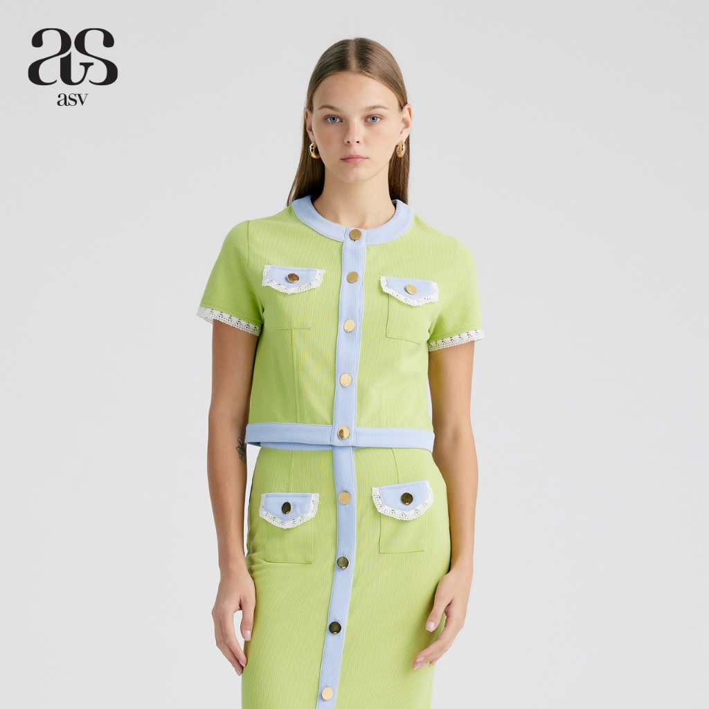 [asv ss24] Gemy Cropped Top  เสื้อผู้หญิง แขนสั้น ตกแต่งกระเป๋าหน้าและเทปปีเก้ แต่งผ้ากุ๊นและลูกไม้ที่ชายเสื้อ