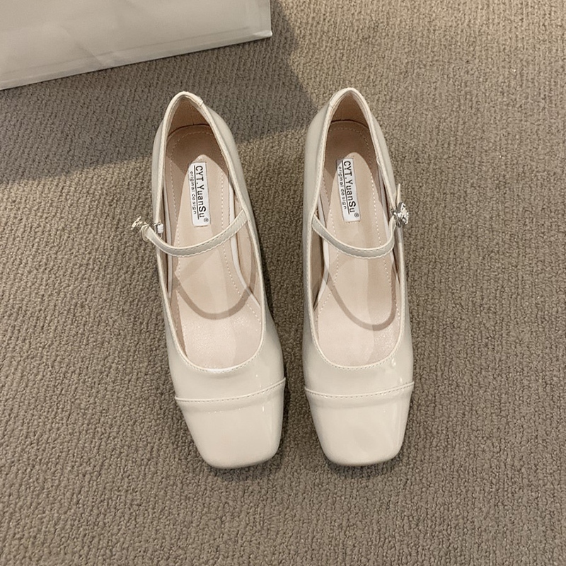 Luckkyshoes ราคาถูก รองเท้าส้นสูงแฟชั่น ดีเทลทางการ ดูเรียบร้อยใส่ได้หลายโอกาส แมทช์ได้ทุกการแต่งกาย มีทั้งหมด 4 สีสุดปั