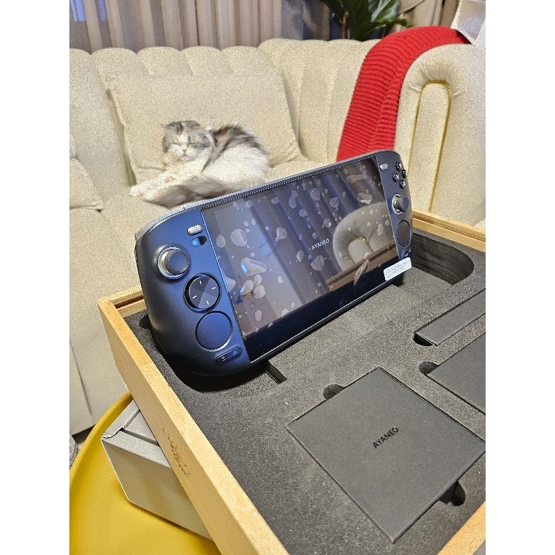 Ayaneo Kun 7840U 32gb 1tb เครื่องเล่นเกมจอใหญ่ ดีที่สุดในเรื่องการเล่นเกม มือ 2
