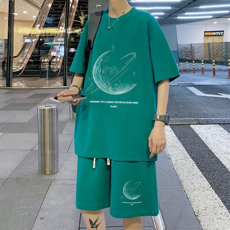 ใหม่ เสื้อผ้าผู้ชาย ชุดเซ็ต พิมพ์ลาย ผ้าวาฟเฟิล เสื้อยืดแขนสั้น+กางเกงขาสั้น ผ้านิ่ม ใส่สบาย – โปรปัง
