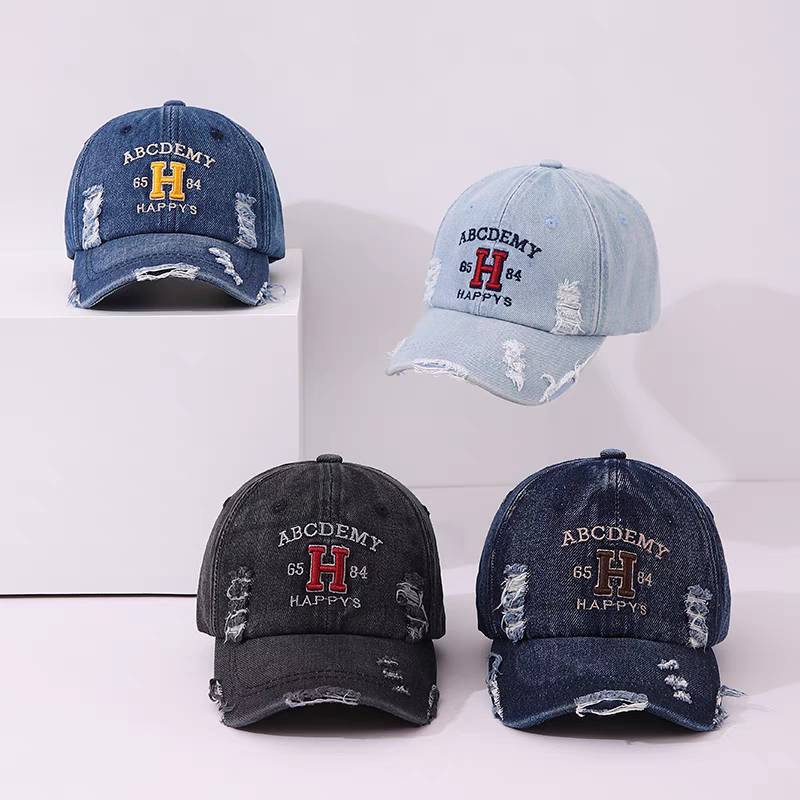 [พร้อมส่ง] หมวกเด็ก 1ปี - 6ปี รอบหัว:50-52 cm. หมวกแก๊ป (Cap) ผ้ายีนส์ งานฟอกเฟดแต่งขาดๆ ปักฟอนต์อักษร H หมวกแฟชั่นเด็ก