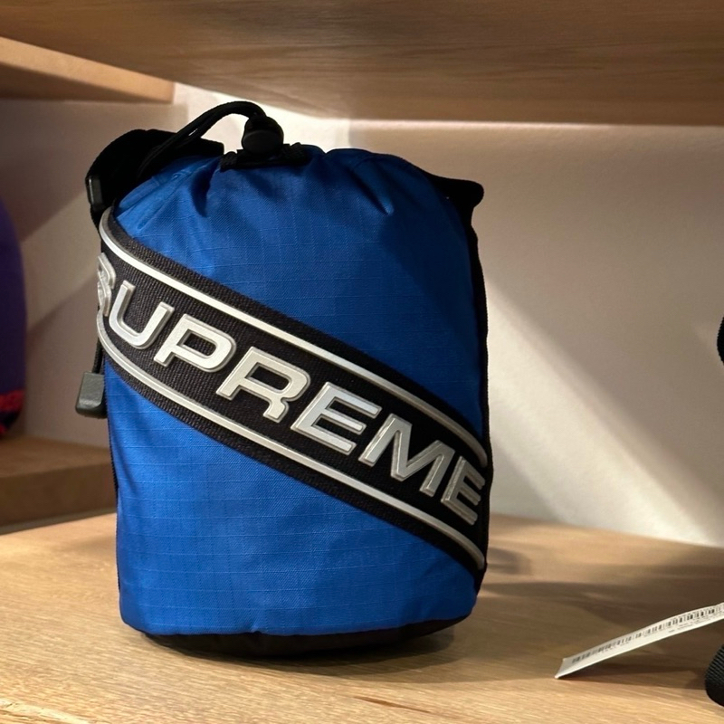 พร้อมส่งกระเป๋า New Supreme Bucketbag