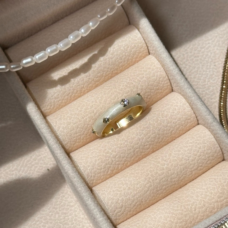 Eclair Ring | @trophies.co