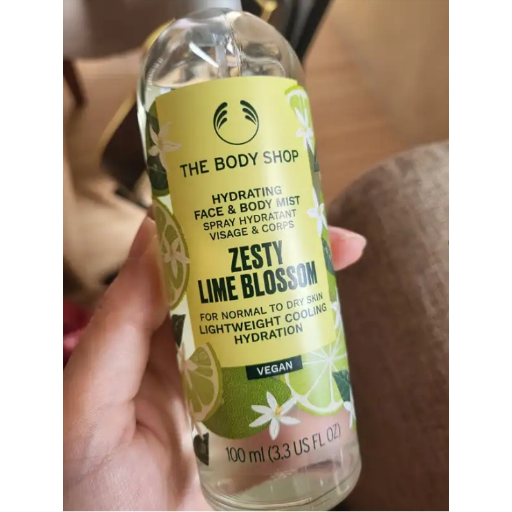 พร้อมส่ง THE BODY SHOP ZESTY LIME BLOSSOM HYDRATING FACE & BODY MIST 100ML
