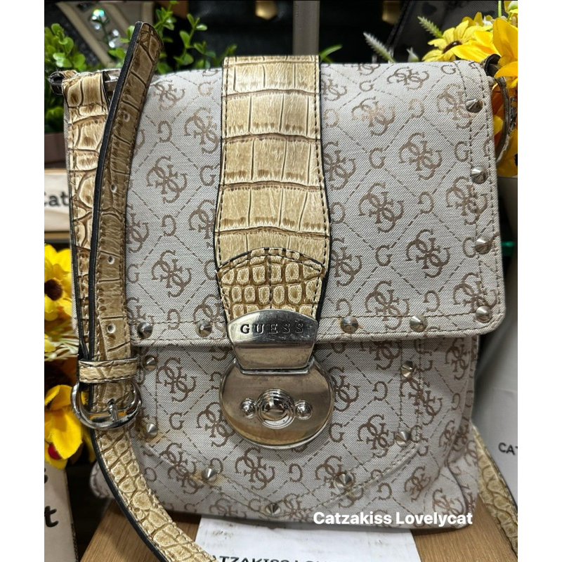 กระเป๋ามือสอง Guess Vintage