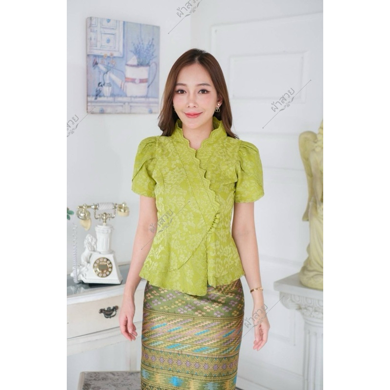 เสื้อลูกไม้รุ่นป้ายหน้าแขนสั้น(เฉพาะเสื้อ)